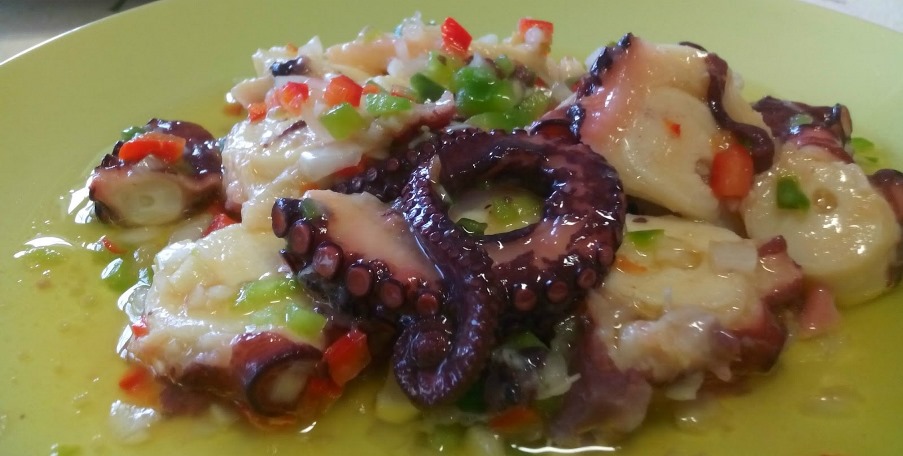 Pulpo a la gallega con vinagreta